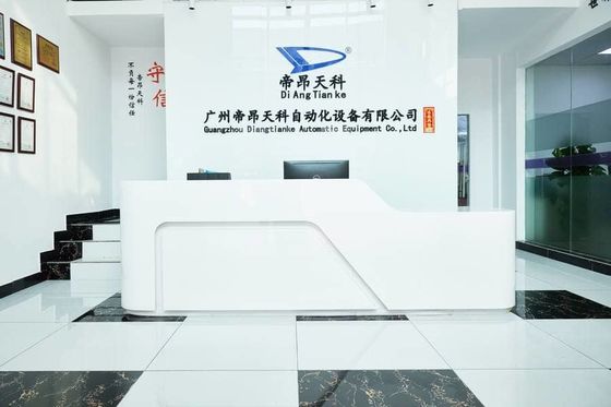 การบด CNC การทําความสะอาดของเหลว การตัดของเหลว Dispenser ความแม่นยํา 20 ไมครอน