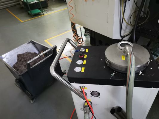เครื่องกําจัดสลัดเชิปปนิวเมติกบริสุทธิ์ หมากรุก CNC เครื่องทําความสะอาดถังน้ําเย็น