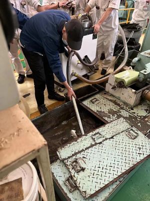 เครื่องทําความสะอาดถังน้ําเย็น CNC ที่กําหนดเอง ระบบกรองน้ําเย็น CNC สําหรับการทําความสะอาดหยา